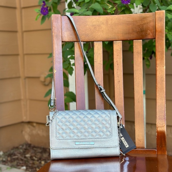 Steve Madden Quilted Silver Metallic Crossbody - NWT - Picture 4 of 11